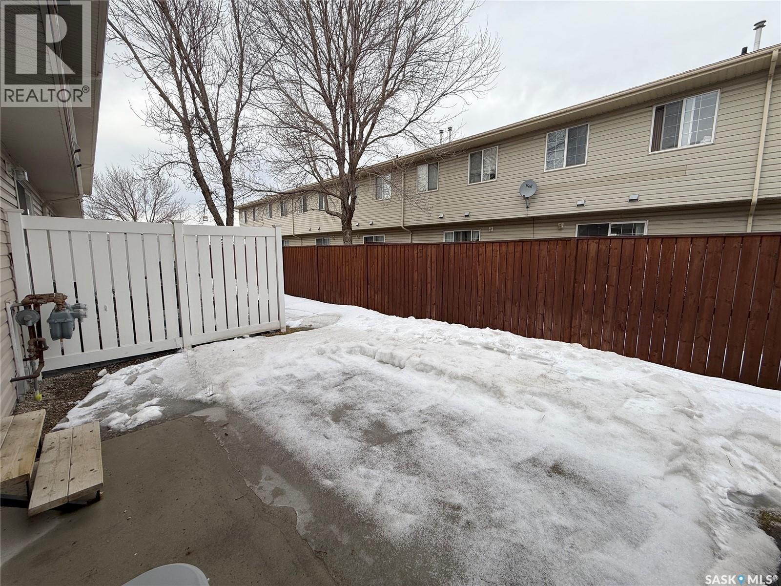 32 809 Kristjanson Road, Saskatoon, SK - Outdoor