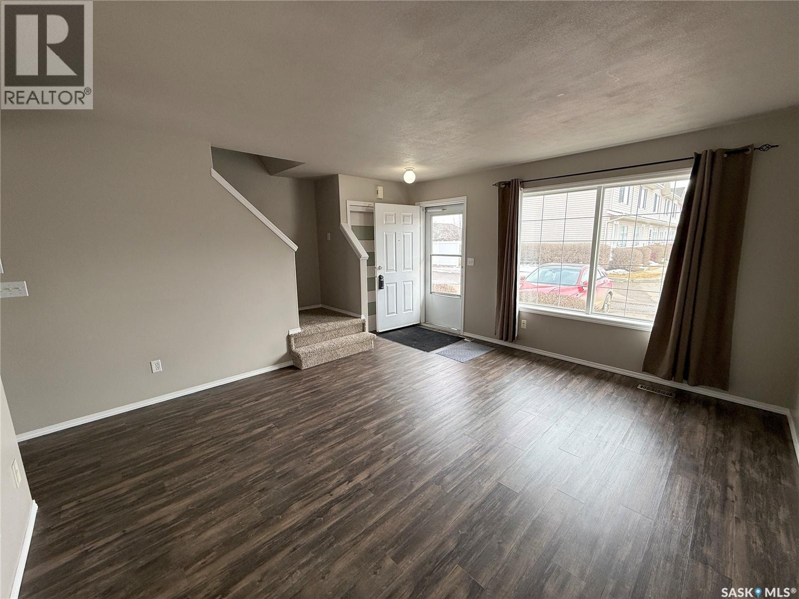 32 809 Kristjanson Road, Saskatoon, SK - Indoor