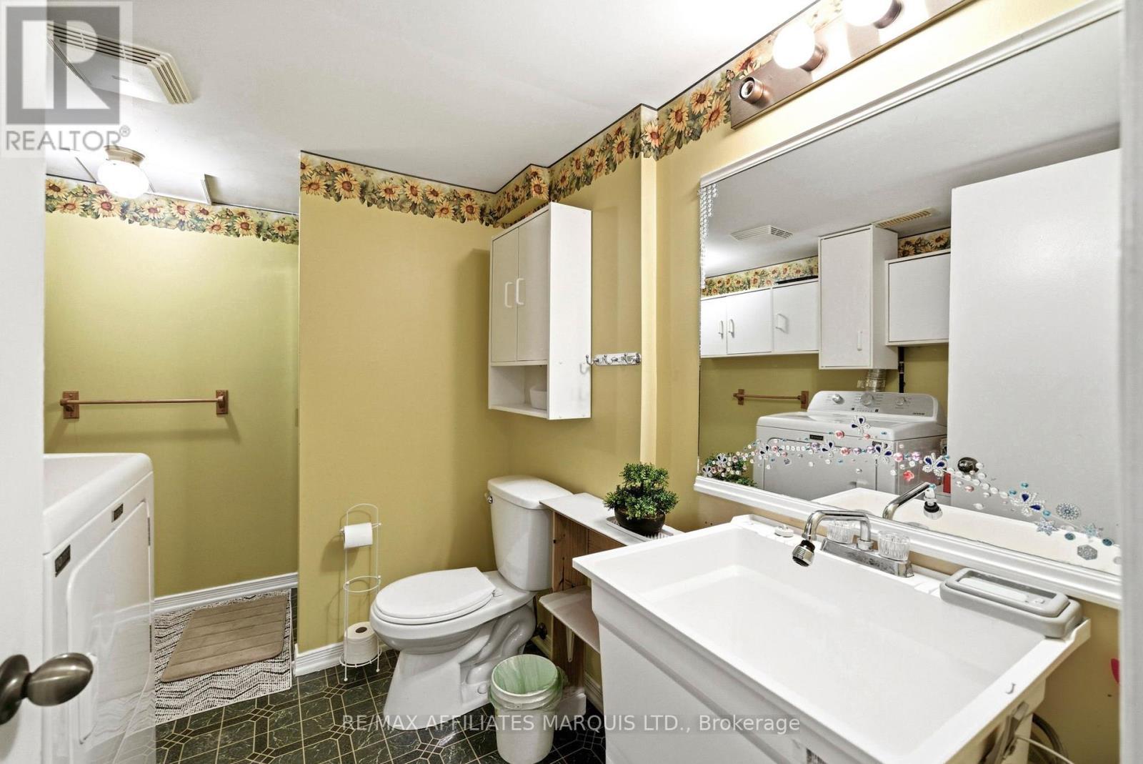 672 Champlain Drive, Cornwall, ON - Indoor Photo Showing Bathroom