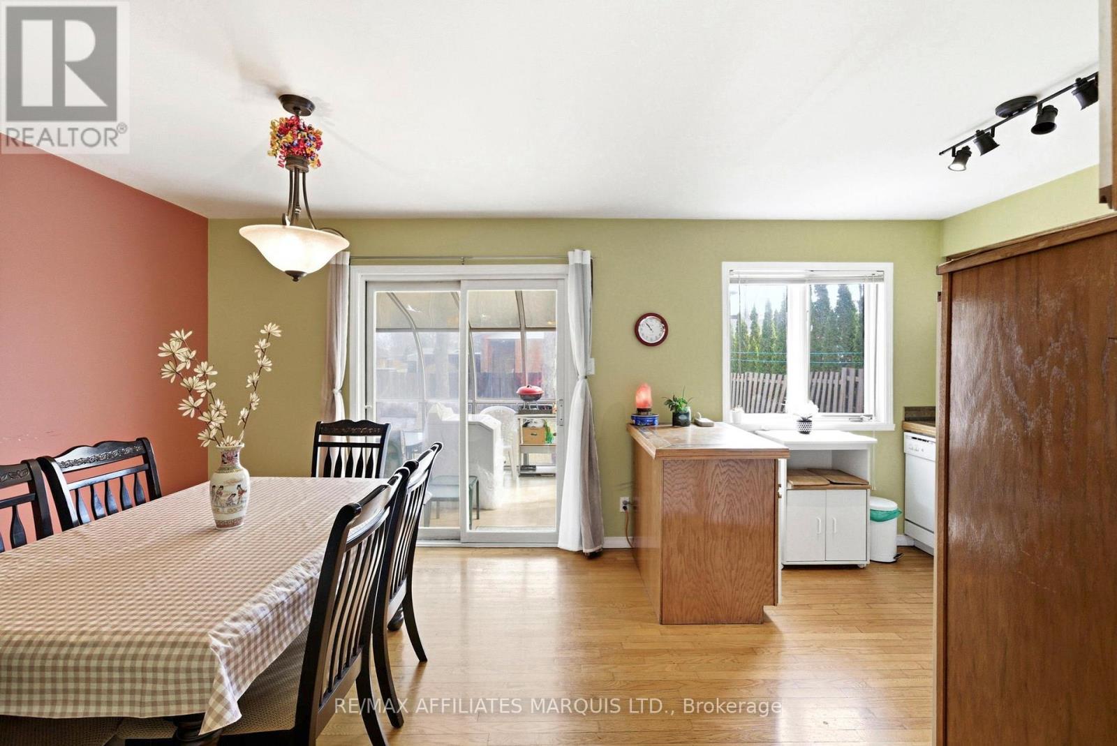 672 Champlain Drive, Cornwall, ON - Indoor Photo Showing Dining Room