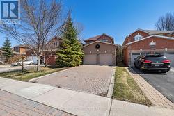 626 COLLEGE MANOR DRIVE Newmarket, ON L3Y 8M7