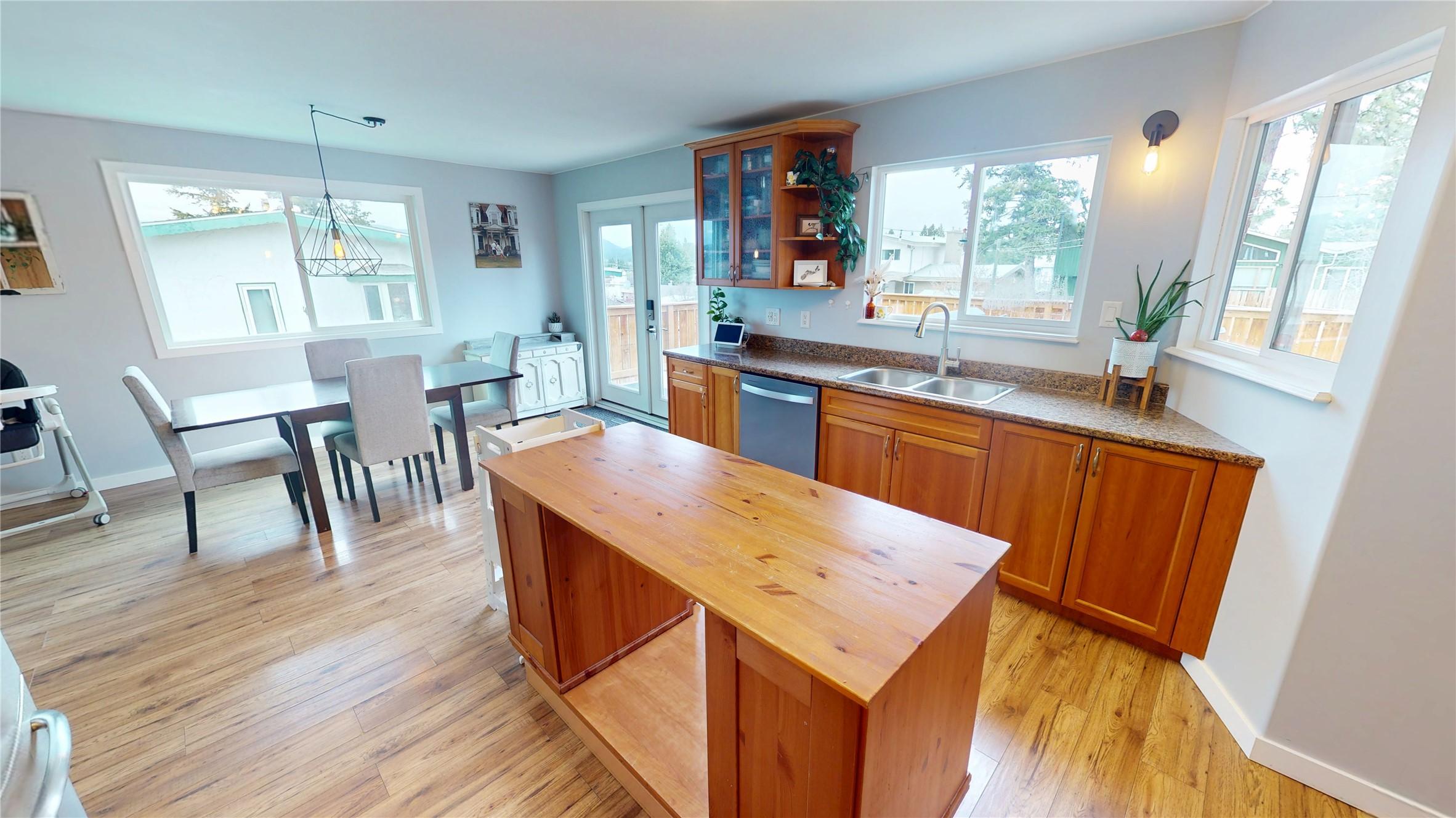 2620 3Rd Street, Cranbrook, BC - Indoor