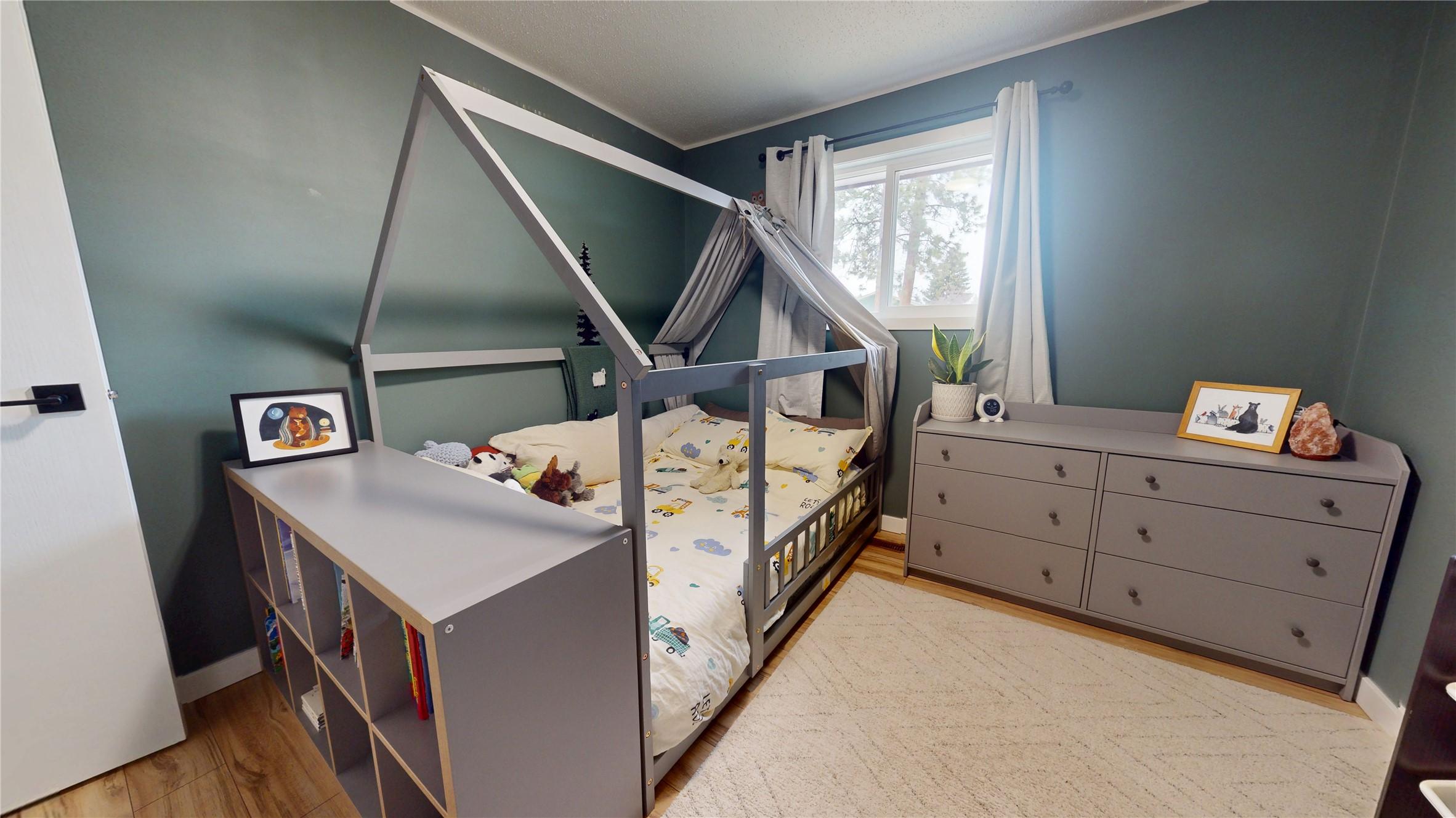 2620 3Rd Street, Cranbrook, BC - Indoor Photo Showing Bedroom