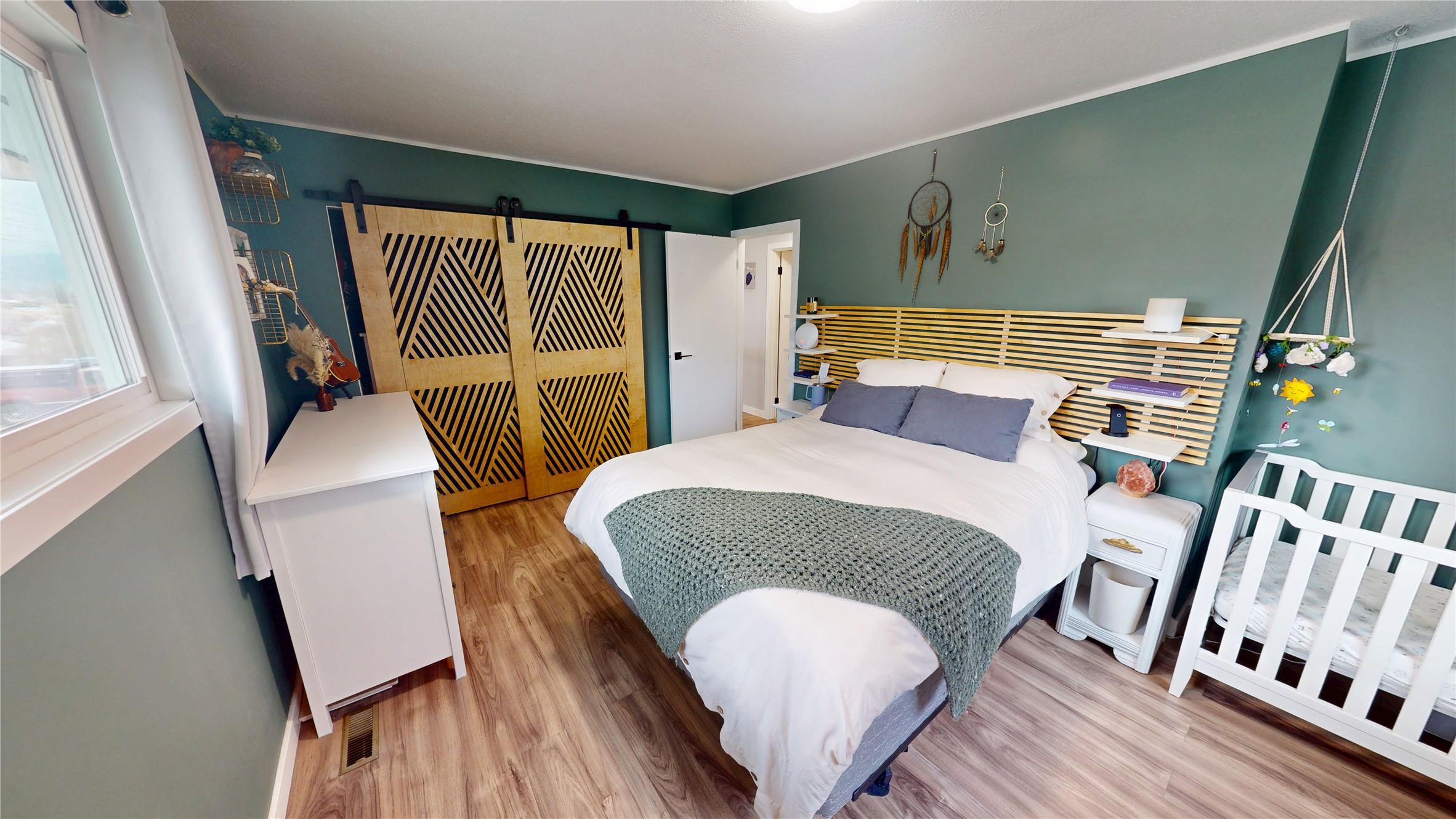 2620 3Rd Street, Cranbrook, BC - Indoor Photo Showing Bedroom