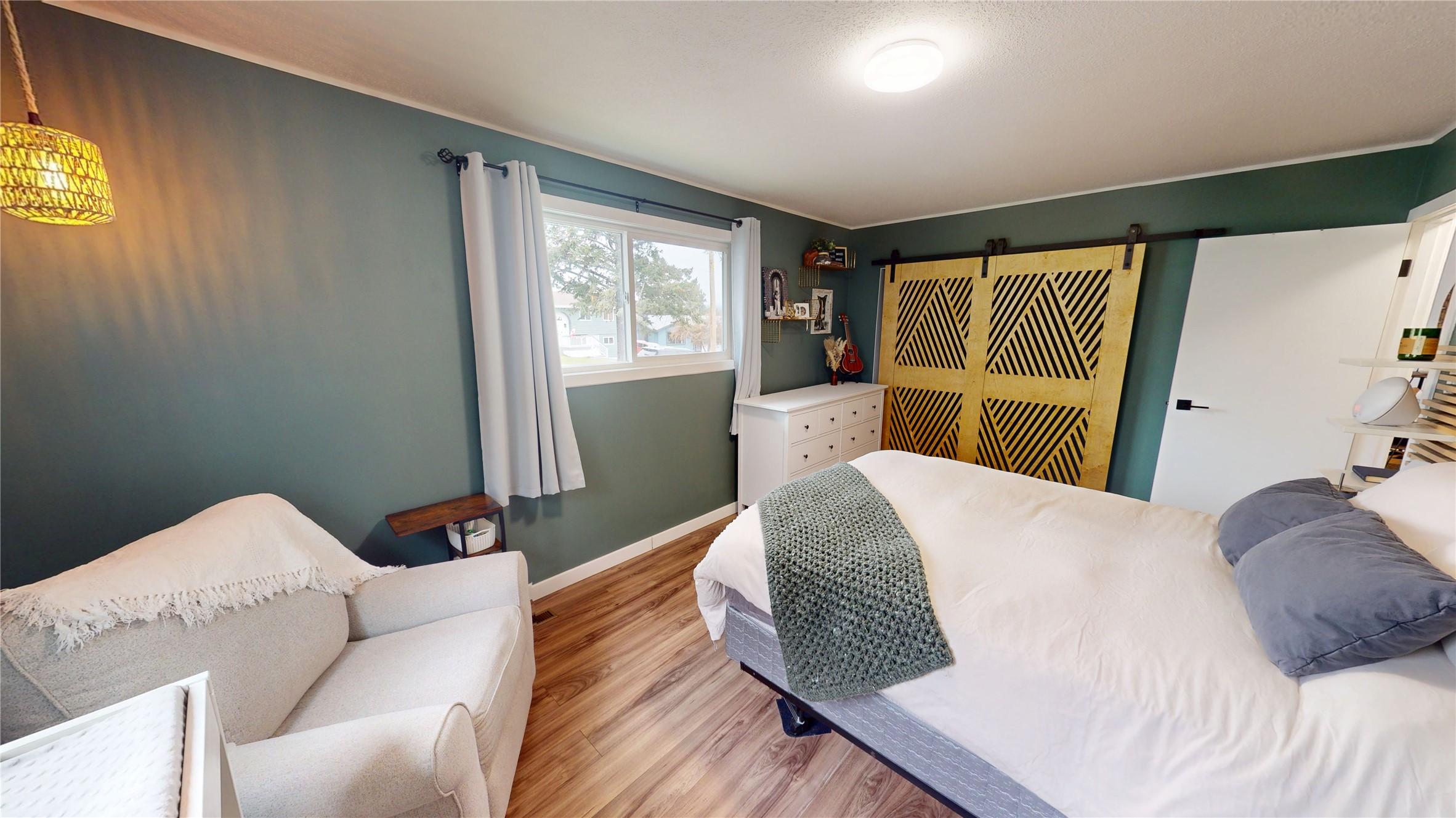 2620 3Rd Street, Cranbrook, BC - Indoor Photo Showing Bedroom