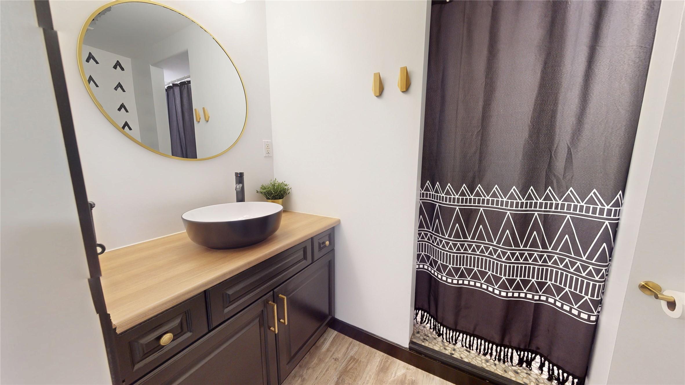 2620 3Rd Street, Cranbrook, BC - Indoor Photo Showing Bathroom