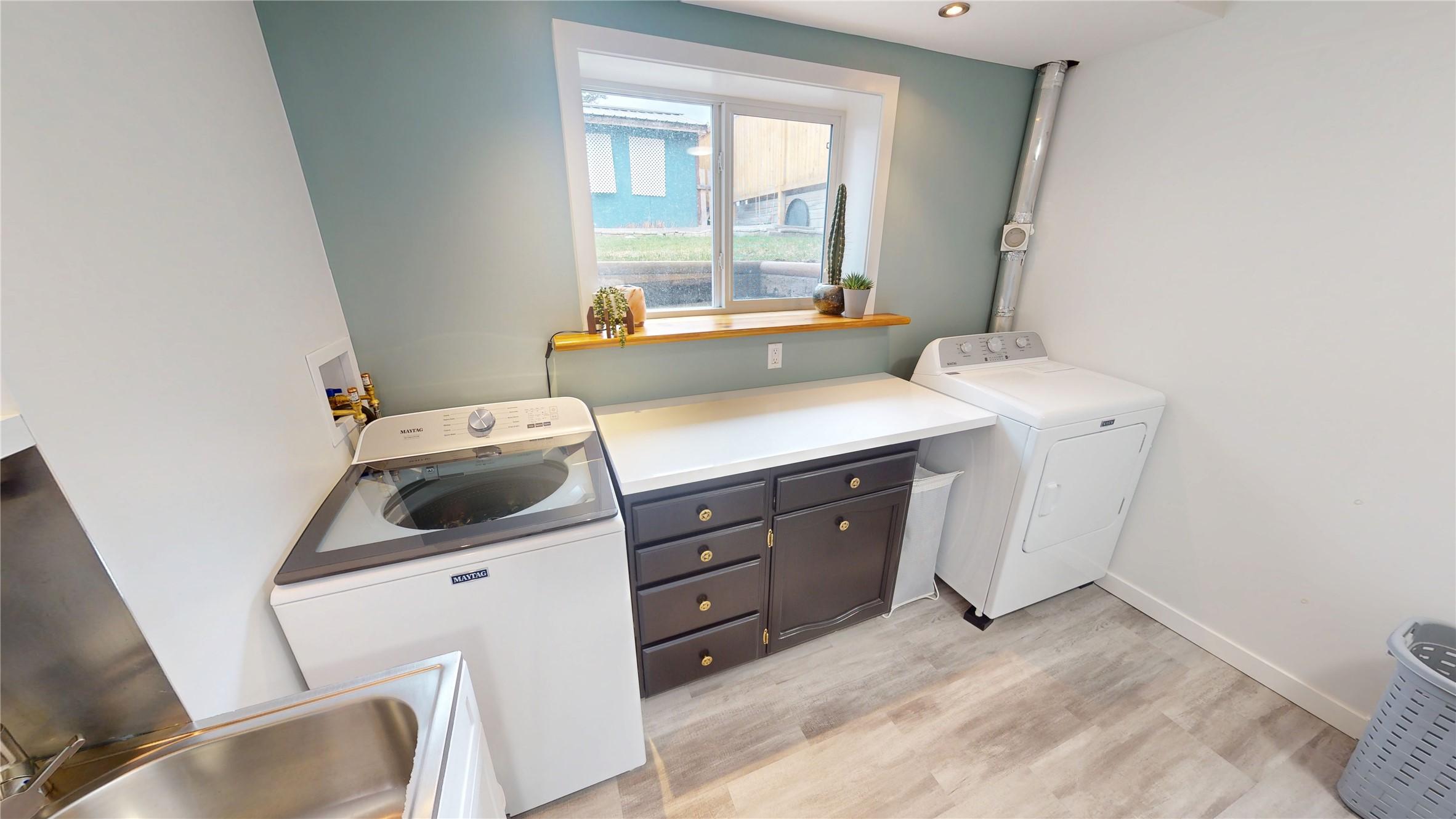 2620 3Rd Street, Cranbrook, BC - Indoor Photo Showing Laundry Room