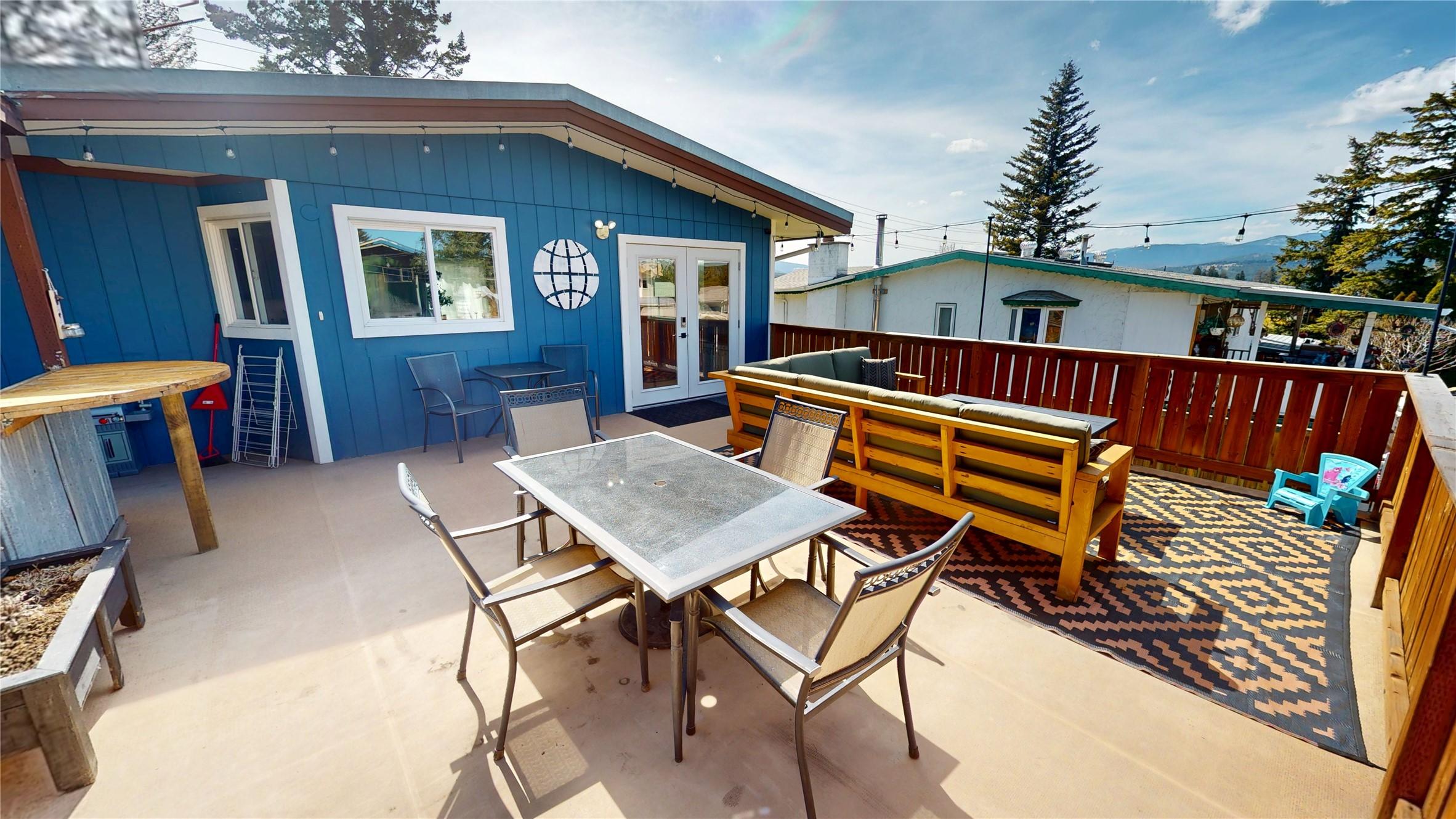 2620 3Rd Street, Cranbrook, BC - Outdoor With Deck Patio Veranda
