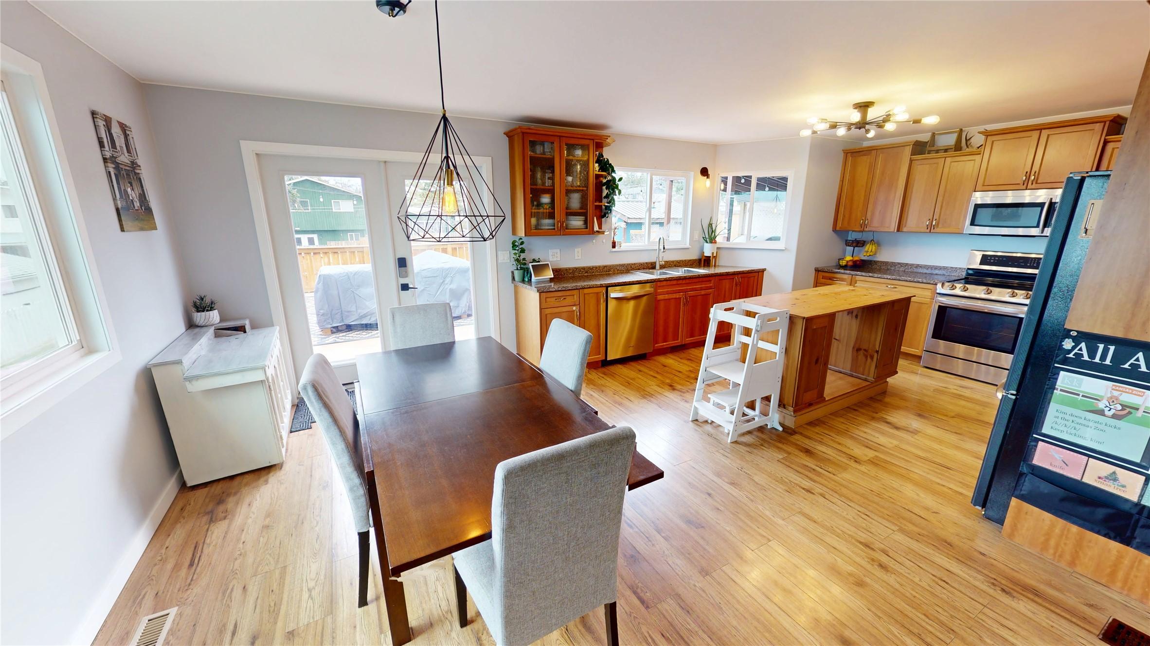 2620 3Rd Street, Cranbrook, BC - Indoor