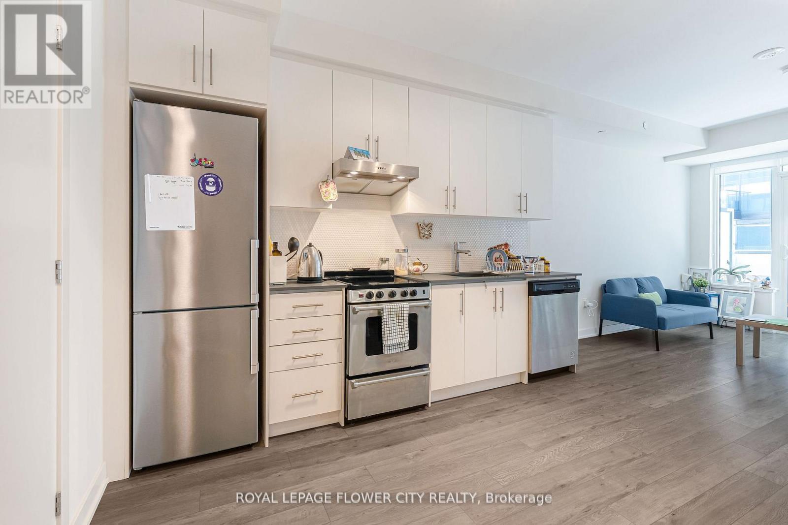 907 - 212 King William Street S, Hamilton, ON - Indoor Photo Showing Kitchen With Stainless Steel Kitchen