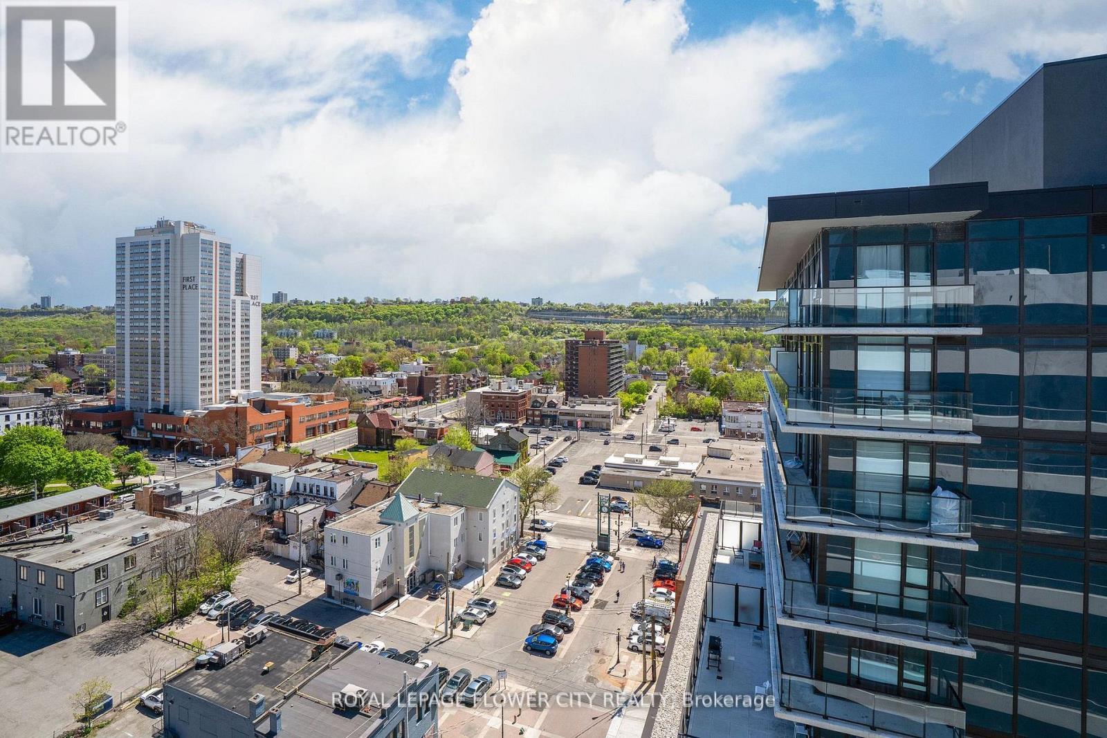 907 - 212 King William Street S, Hamilton, ON - Outdoor