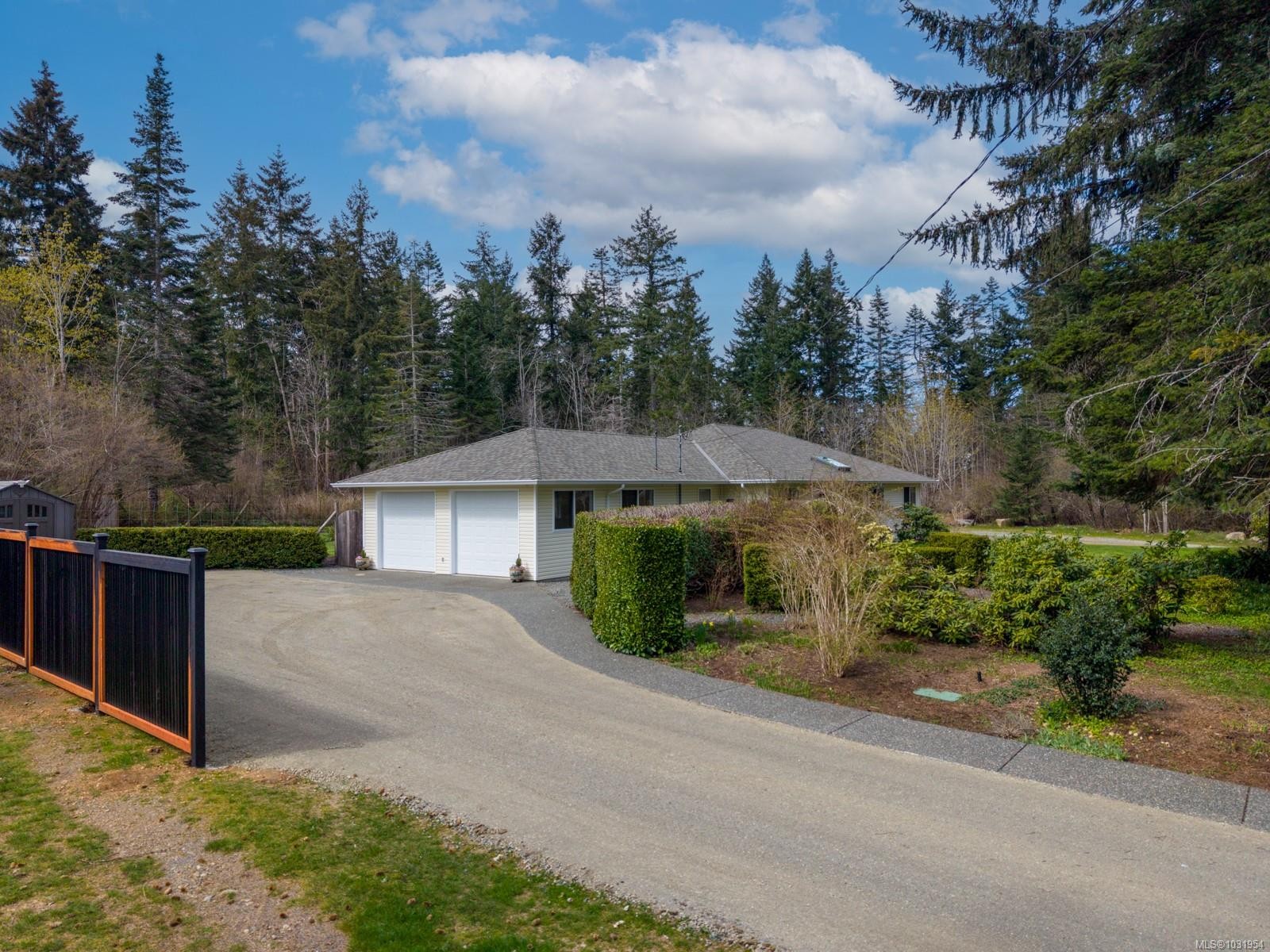 3815 Roy Creek Rd, Royston, BC