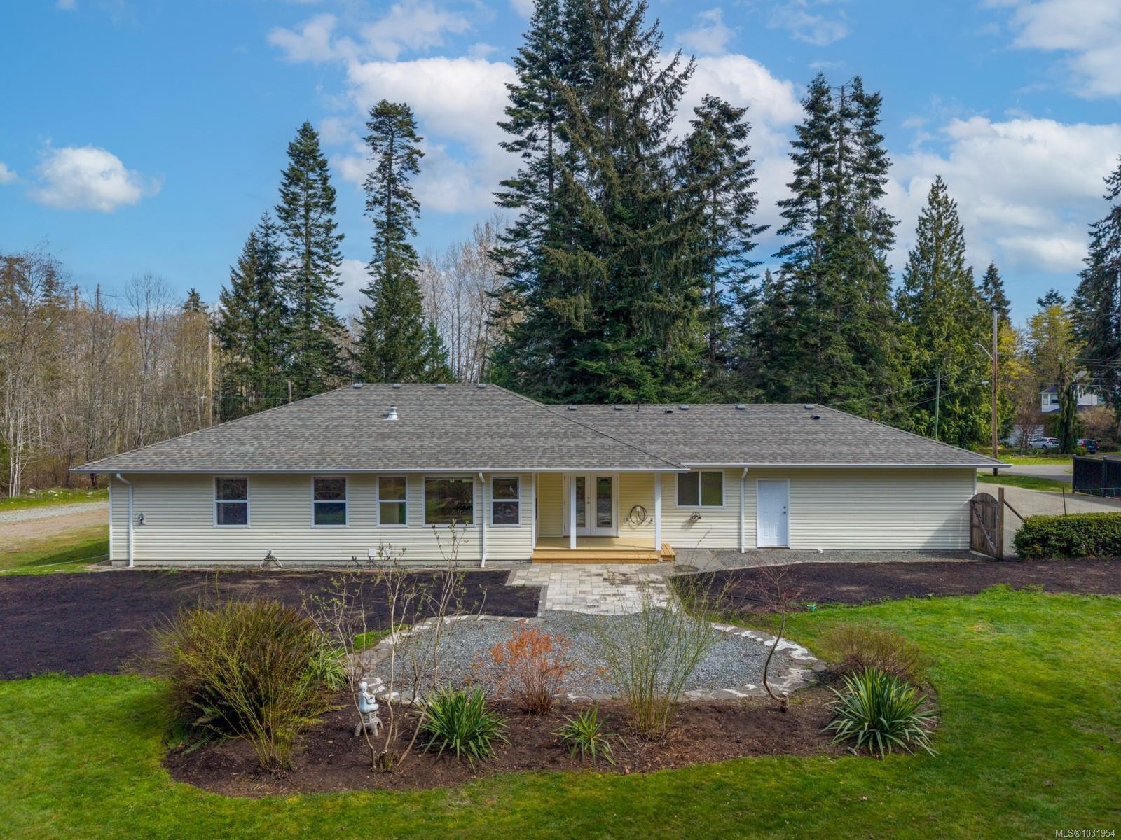 3815 Roy Creek Rd, Royston, BC