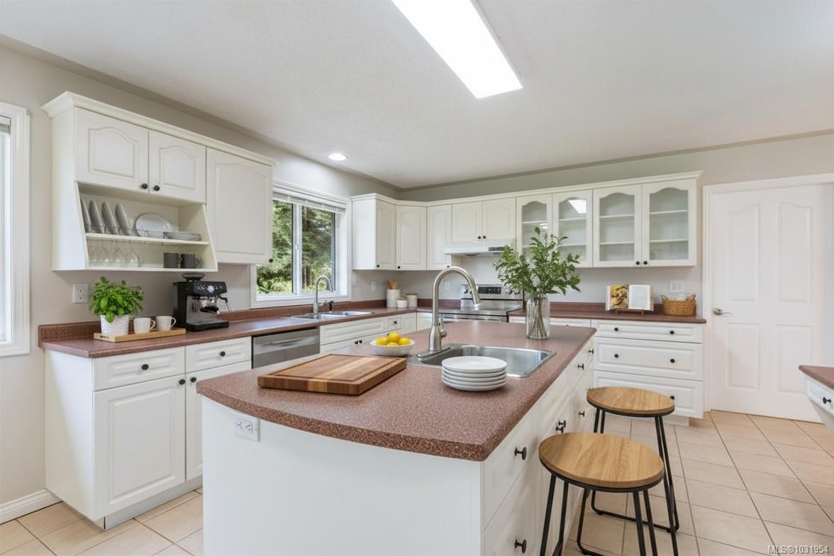 3815 Roy Creek Rd, Royston, BC