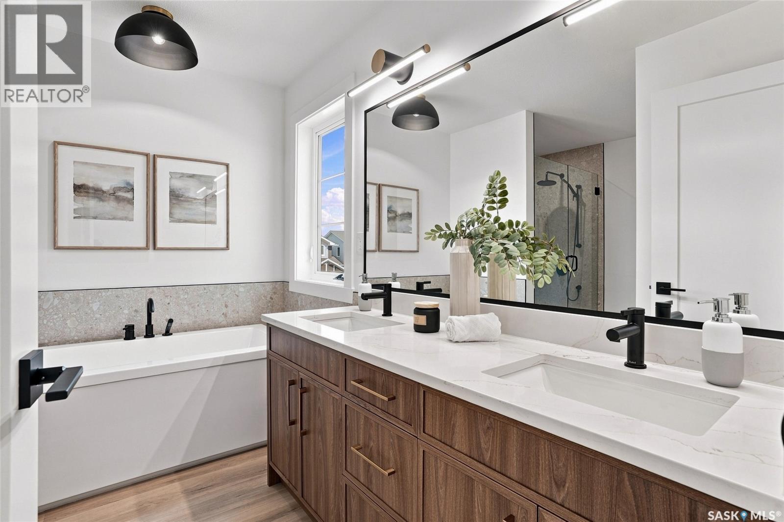 102 Cockcroft Manor, Saskatoon, SK
