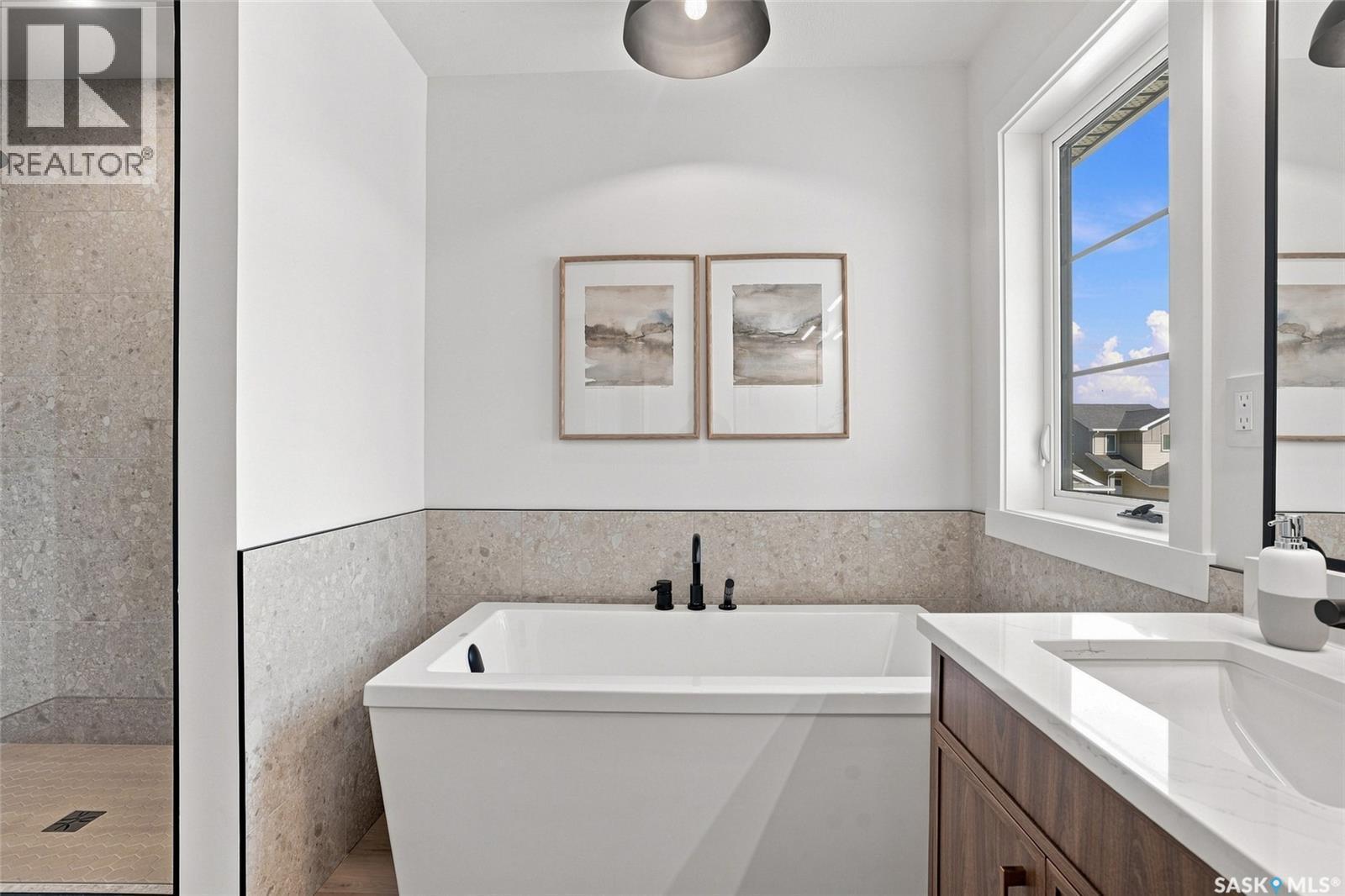 102 Cockcroft Manor, Saskatoon, SK