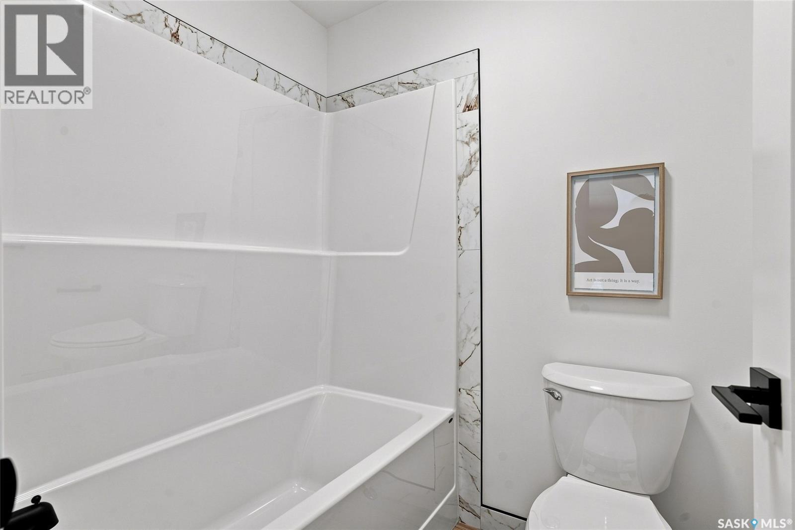 102 Cockcroft Manor, Saskatoon, SK