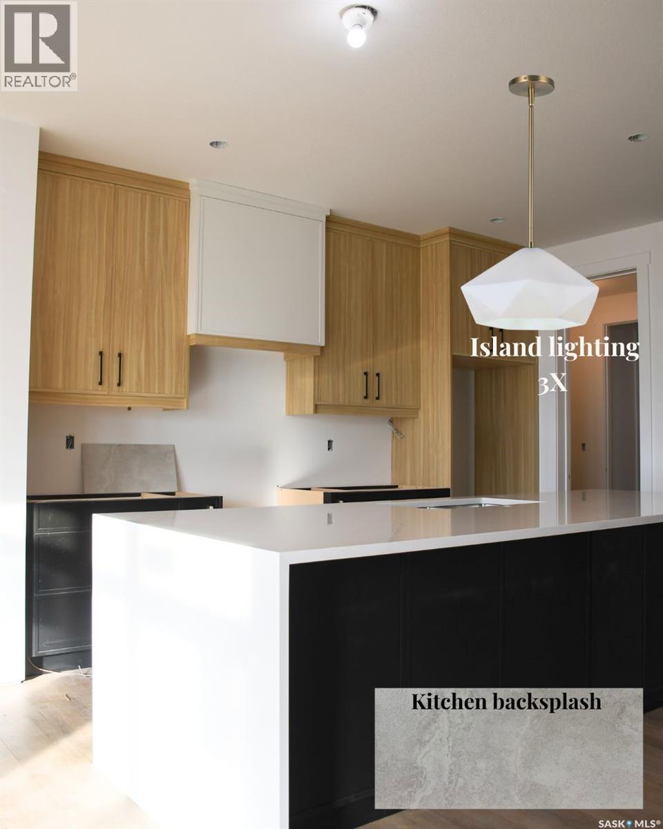 106 Cockcroft Manor, Saskatoon, SK - Indoor Photo Showing Kitchen