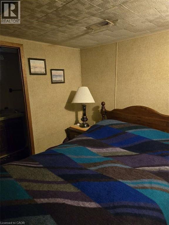 100 North Drive, Kitchener, ON - Indoor Photo Showing Bedroom