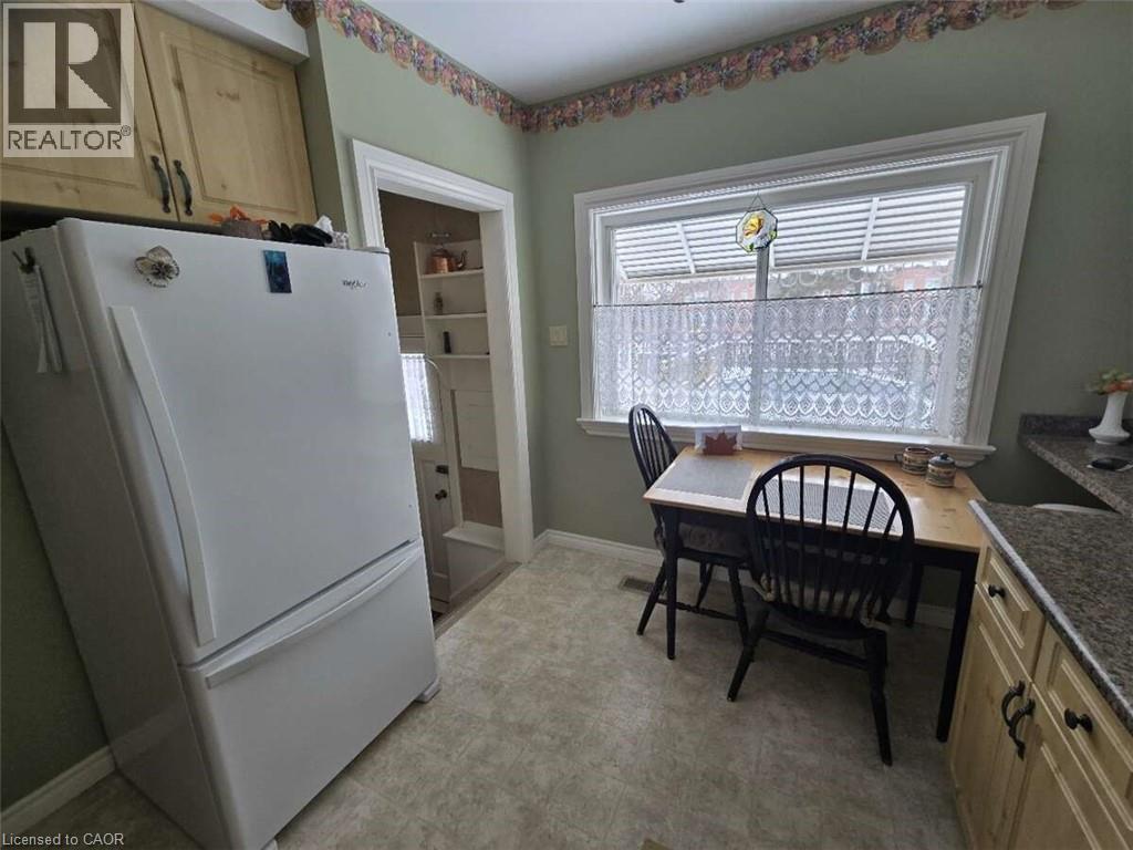 100 North Drive, Kitchener, ON - Indoor Photo Showing Other Room