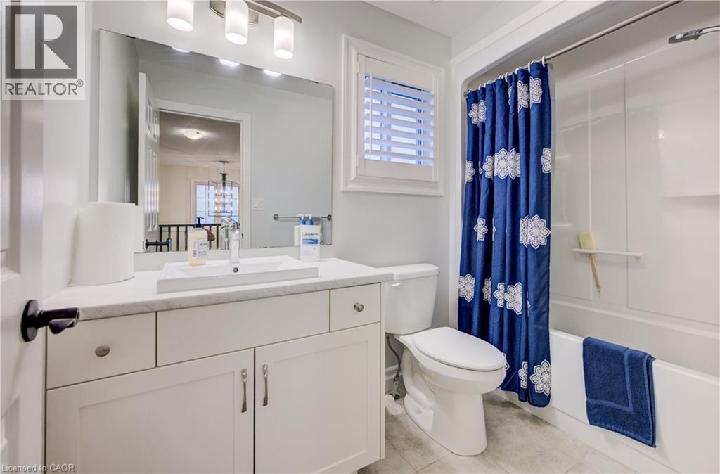 4 Livingston Drive, Tillsonburg, ON - Indoor Photo Showing Bathroom