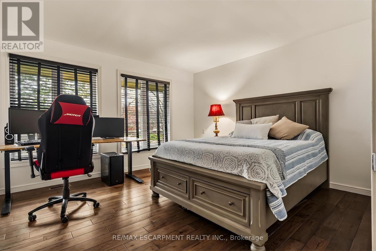 78 Terrace Drive, Hamilton, ON - Indoor Photo Showing Bedroom
