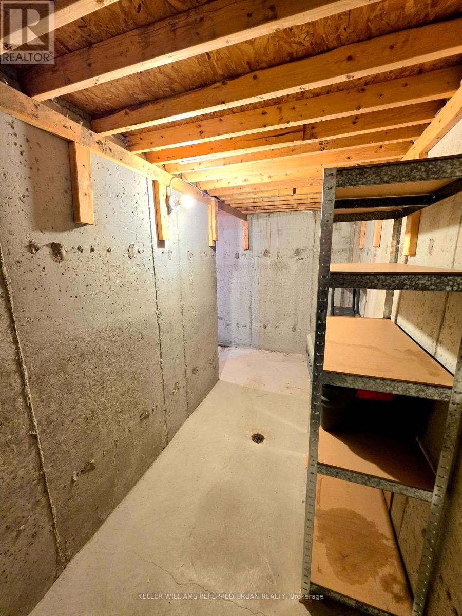Cantina to hold anything - 129 Dolce Crescent, Vaughan, ON - Indoor Photo Showing Basement