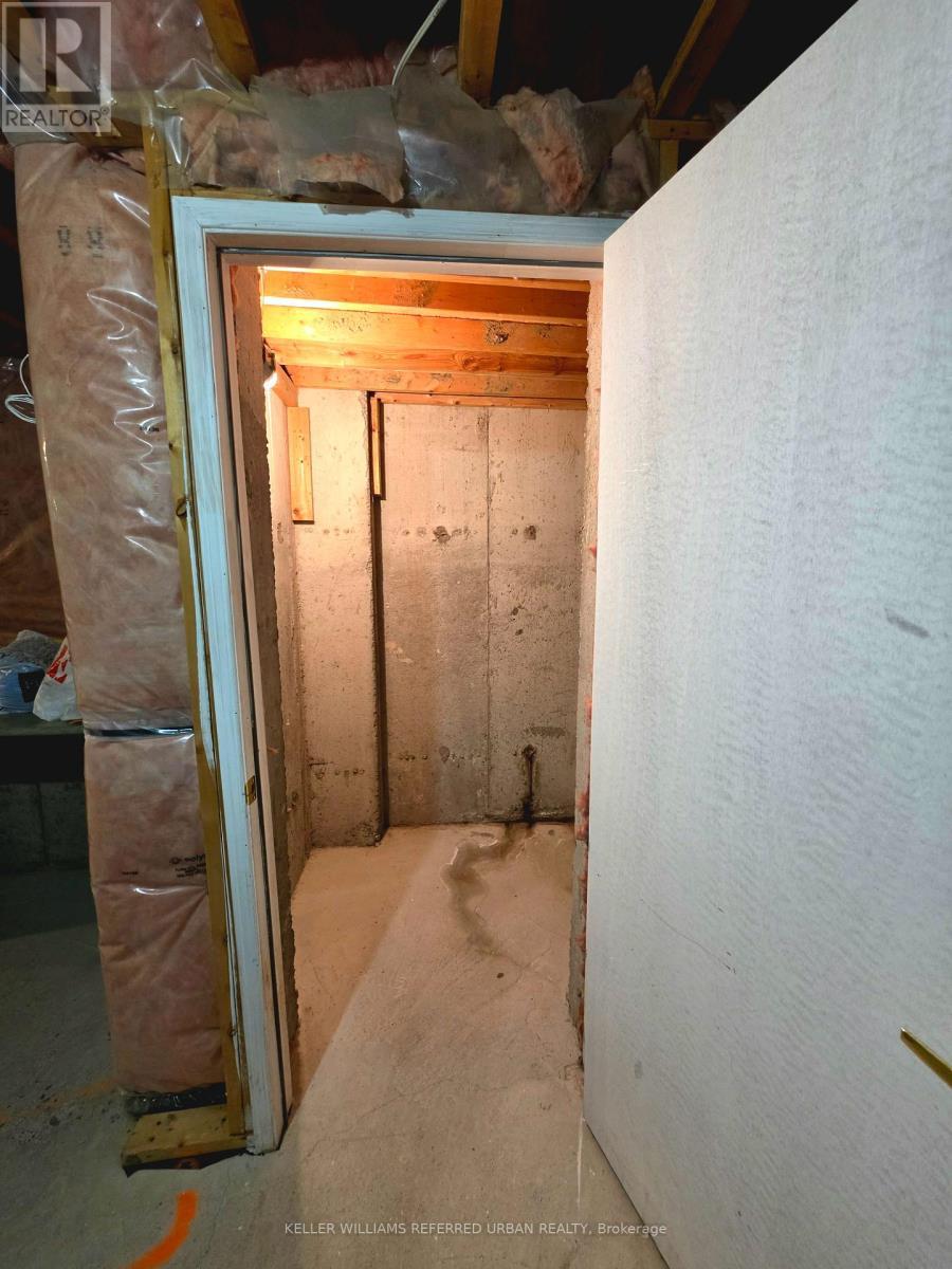 Closed off from the basement with door - 129 Dolce Crescent, Vaughan, ON - Indoor Photo Showing Basement
