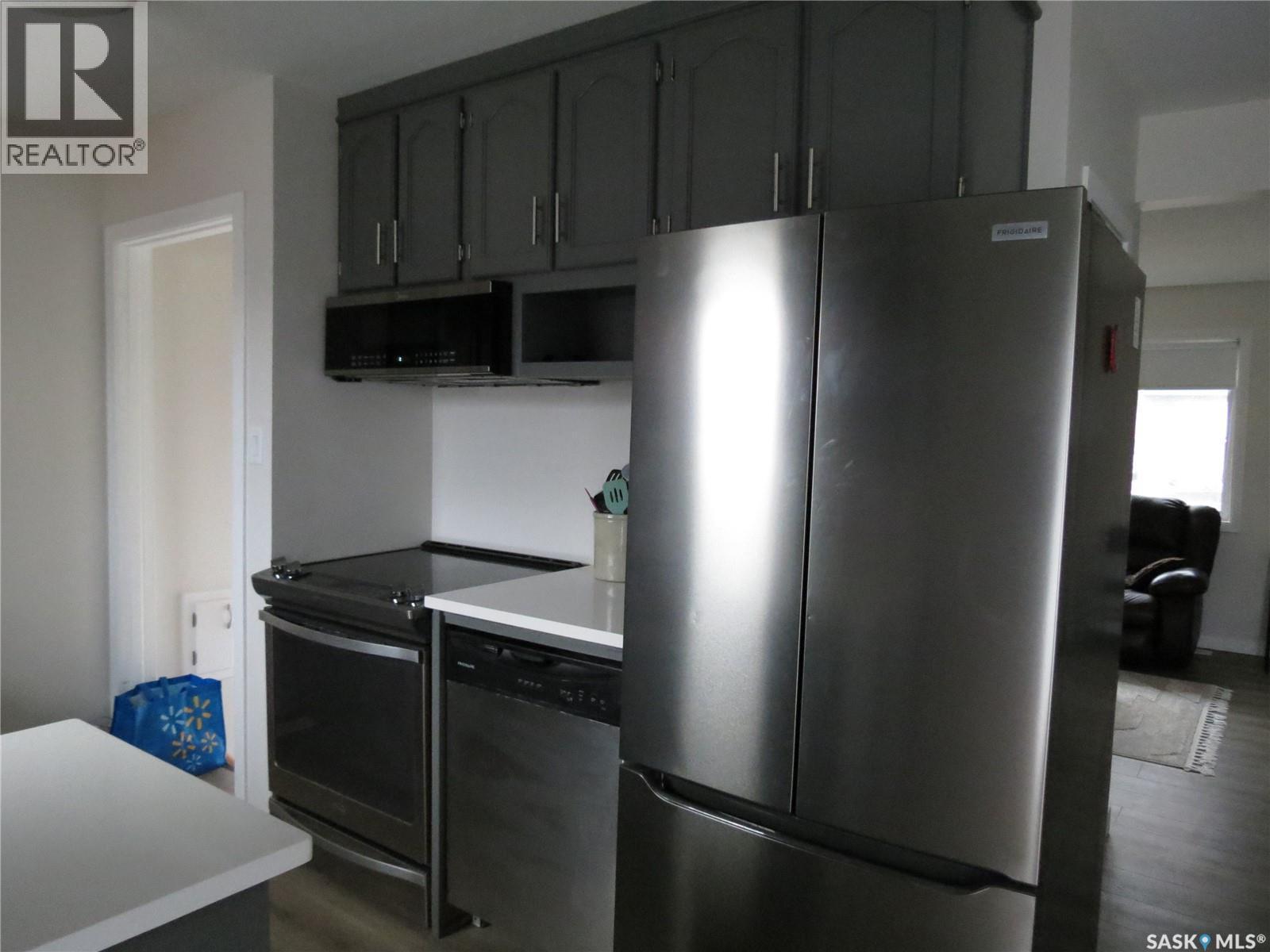 19 Merlin Crescent, Regina, SK - Indoor Photo Showing Kitchen