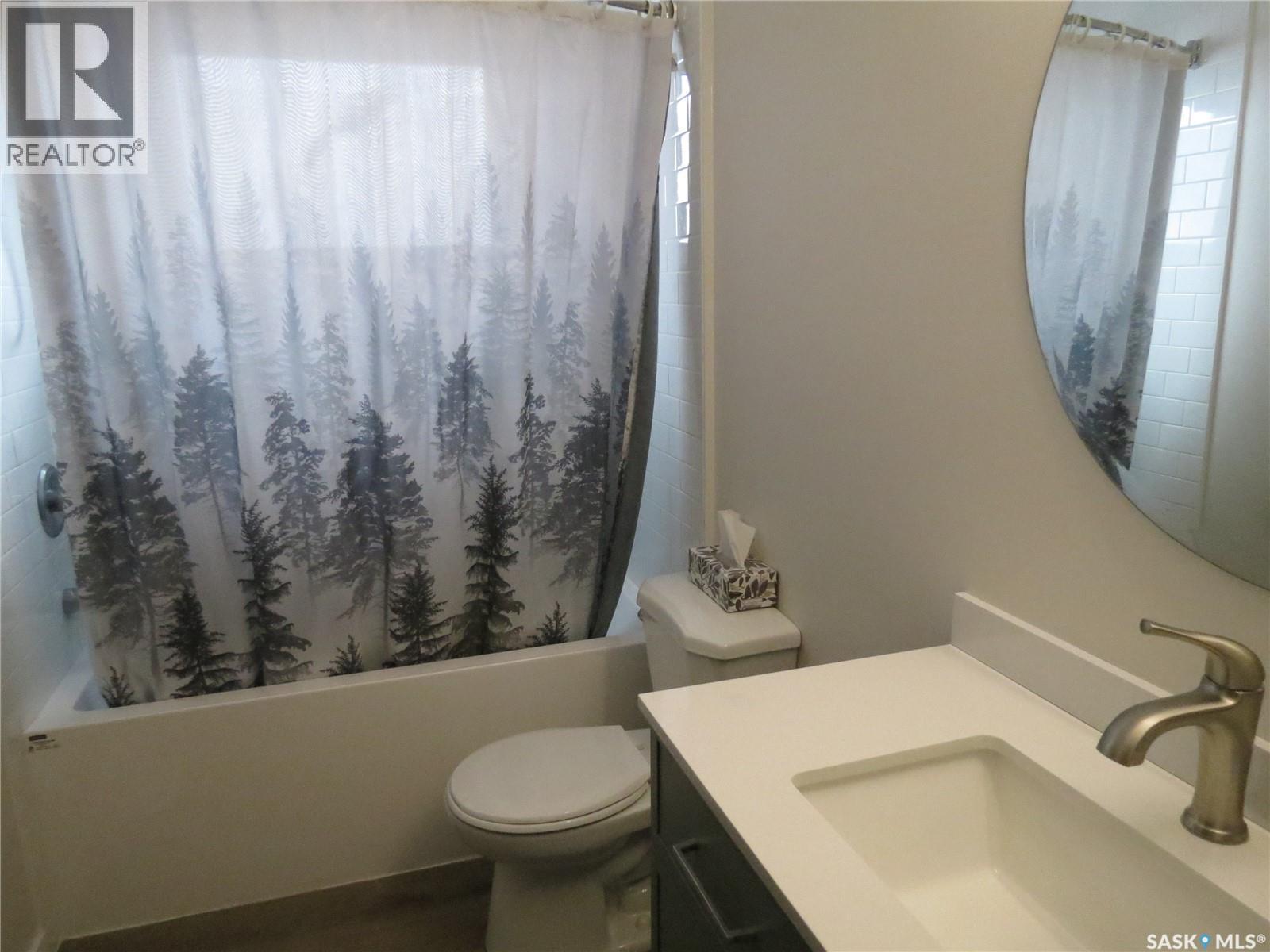 19 Merlin Crescent, Regina, SK - Indoor Photo Showing Bathroom