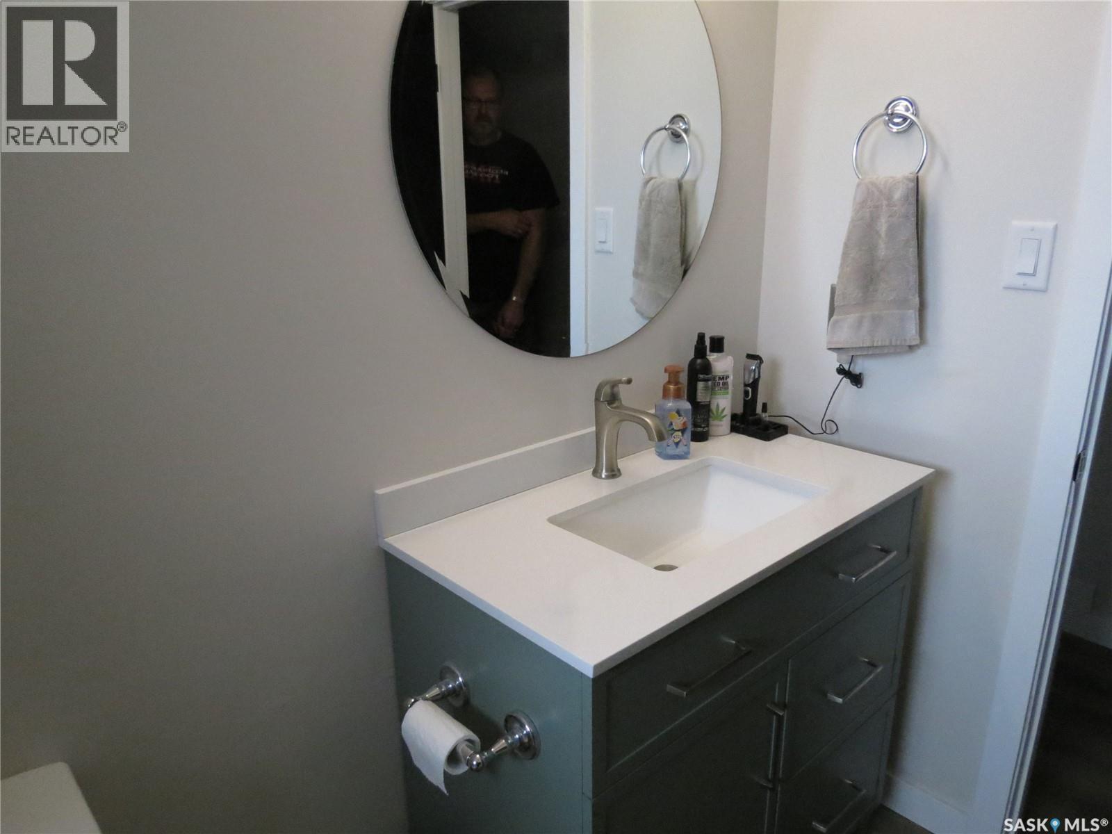 19 Merlin Crescent, Regina, SK - Indoor Photo Showing Bathroom