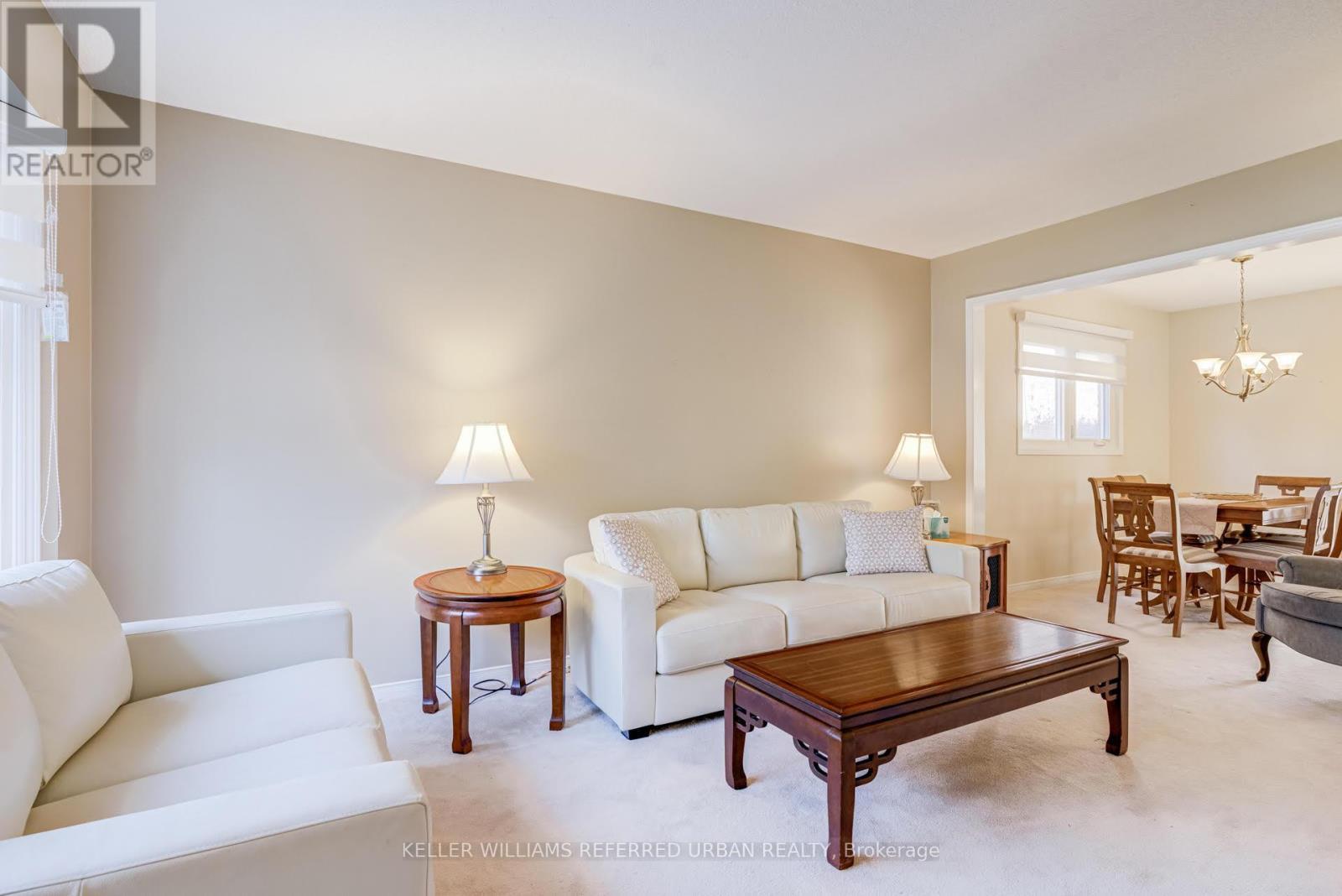 3626 Cartmel Road, Mississauga, ON - Indoor Photo Showing Living Room