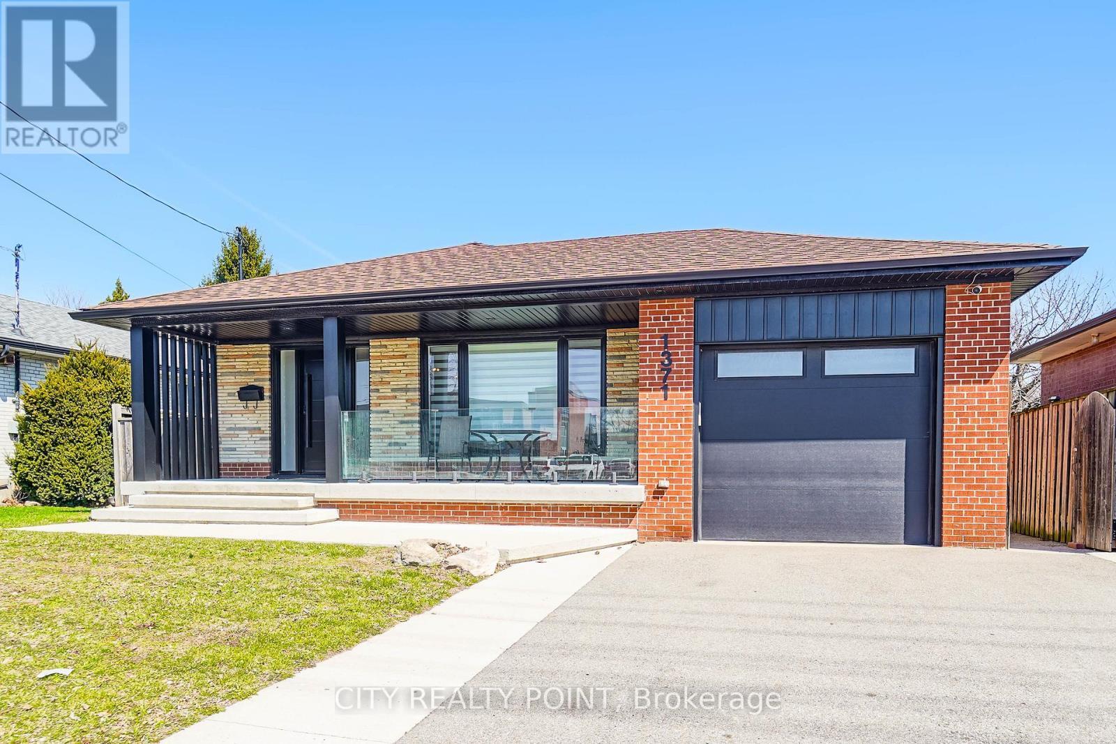 1371 Ogden Avenue, Mississauga, ON - Outdoor