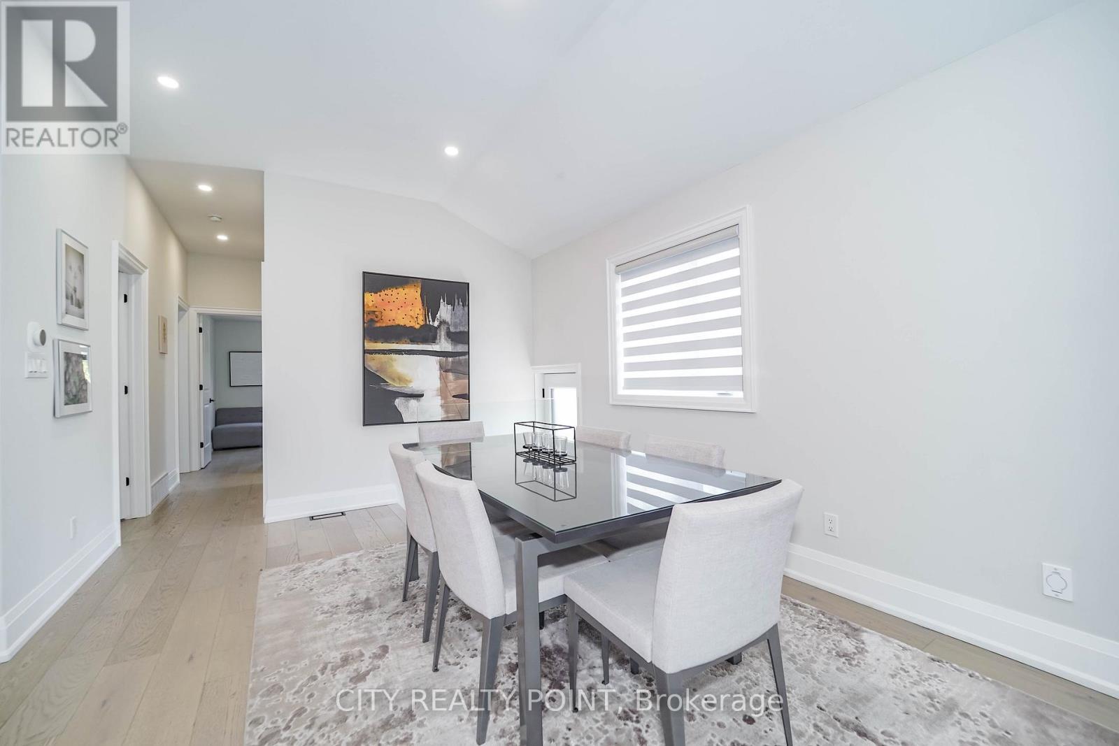 1371 Ogden Avenue, Mississauga, ON - Indoor Photo Showing Dining Room
