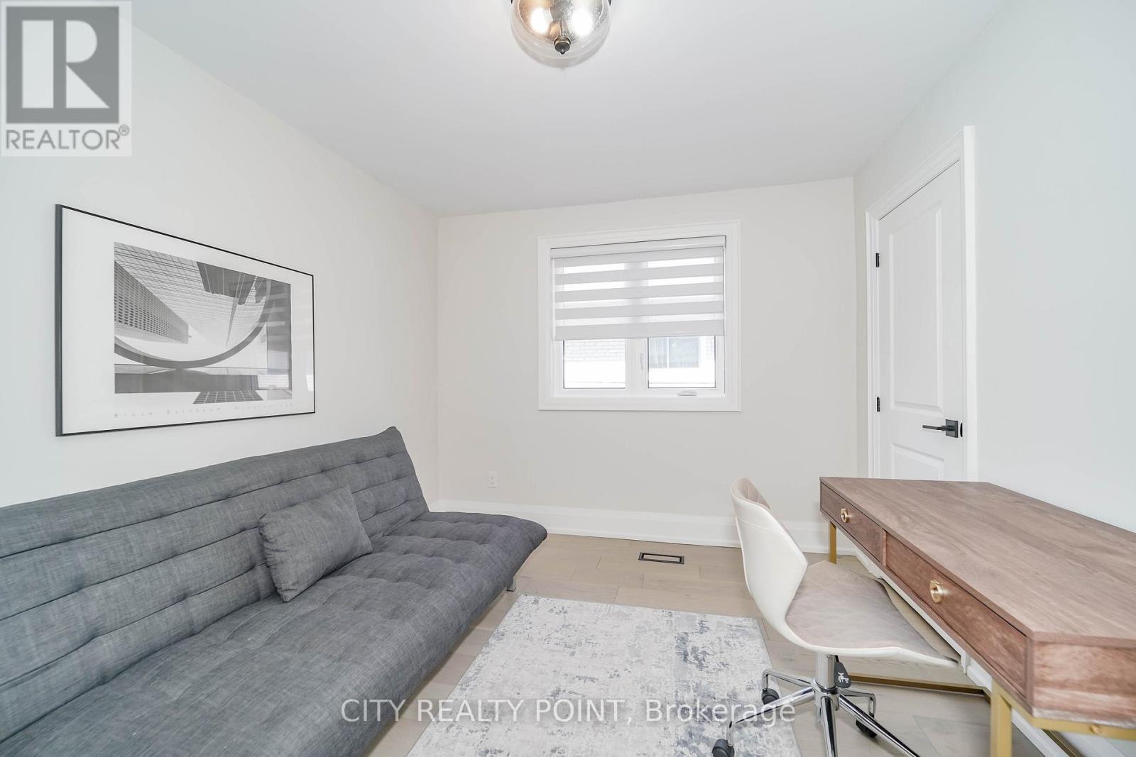 1371 Ogden Avenue, Mississauga, ON - Indoor