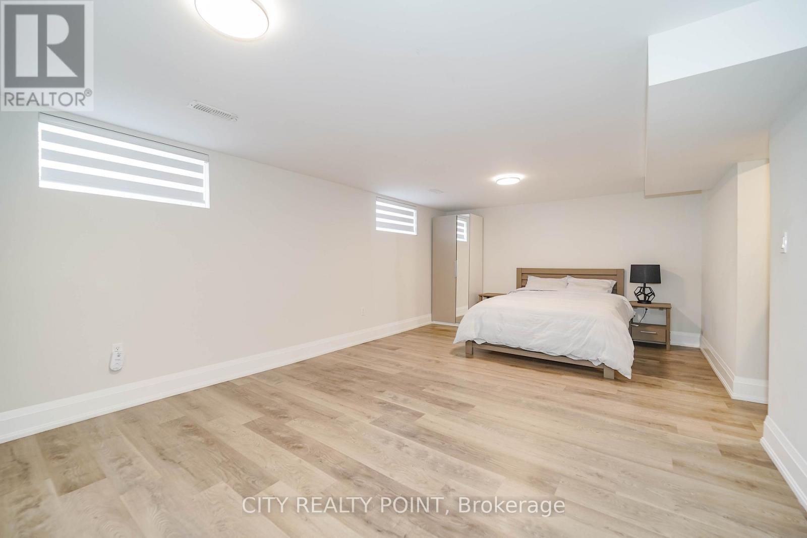 1371 Ogden Avenue, Mississauga, ON - Indoor