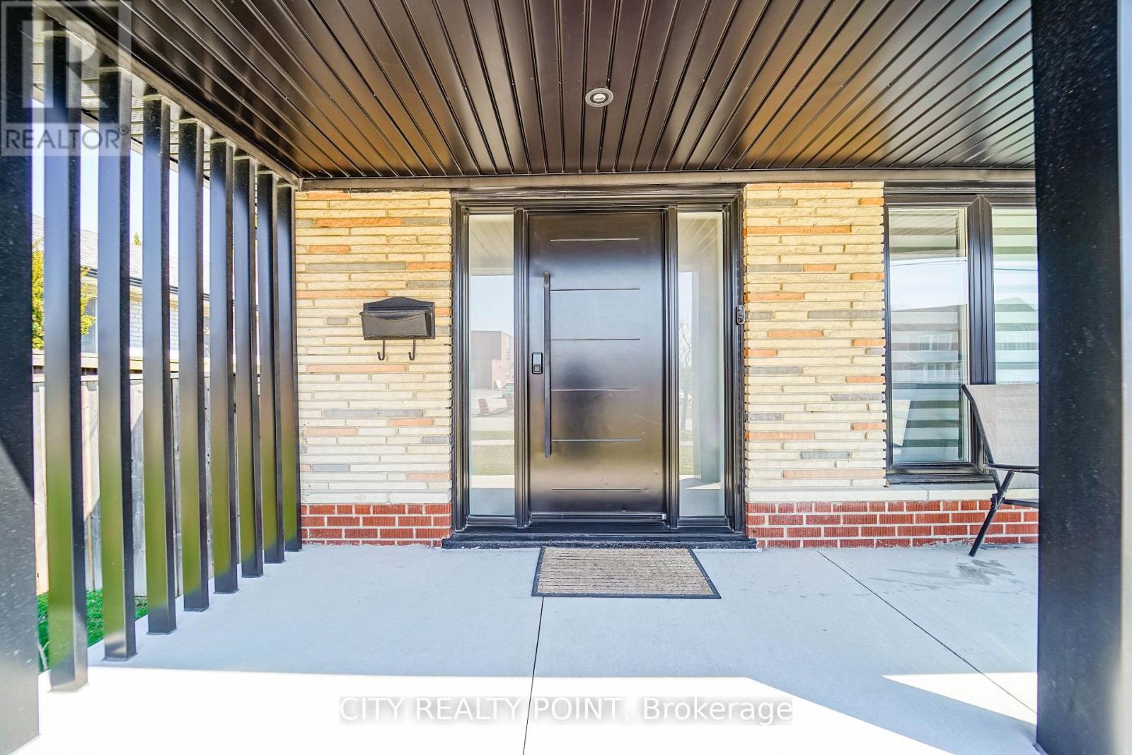 1371 Ogden Avenue, Mississauga, ON - Outdoor With Exterior