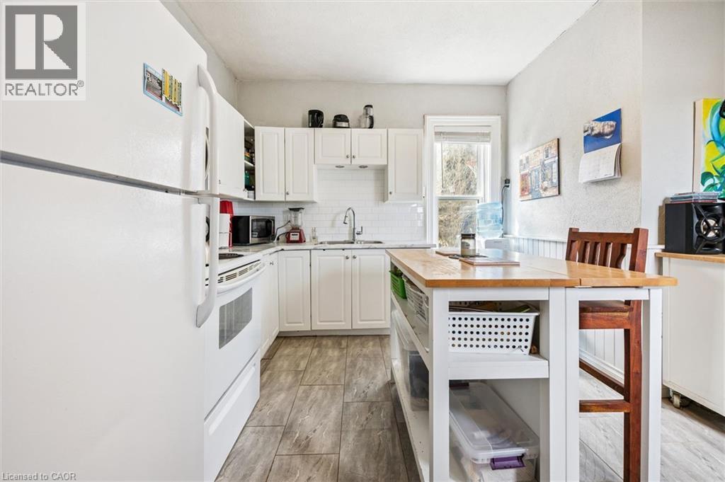156 Wellington Street N, Kitchener, ON - Indoor Photo Showing Kitchen