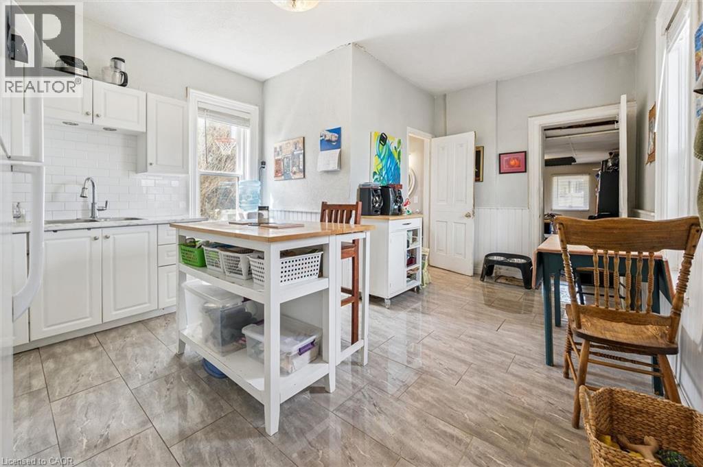 156 Wellington Street N, Kitchener, ON - Indoor Photo Showing Kitchen