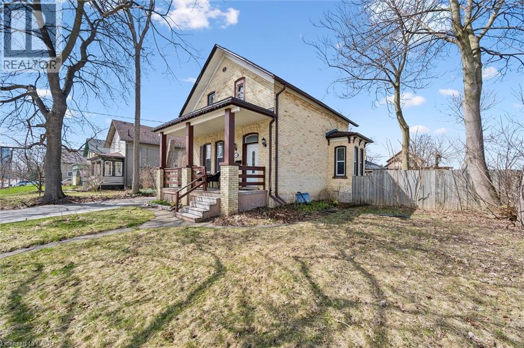 156 Wellington Street N, Kitchener, ON - Outdoor