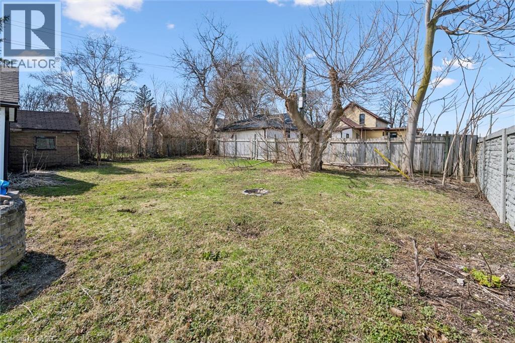 156 Wellington Street N, Kitchener, ON - Outdoor