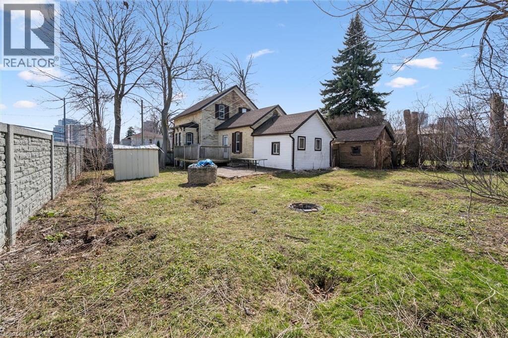 156 Wellington Street N, Kitchener, ON - Outdoor