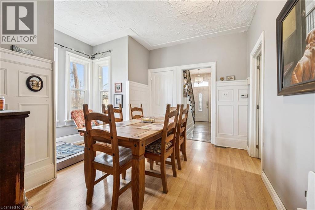 156 Wellington Street N, Kitchener, ON - Indoor Photo Showing Dining Room