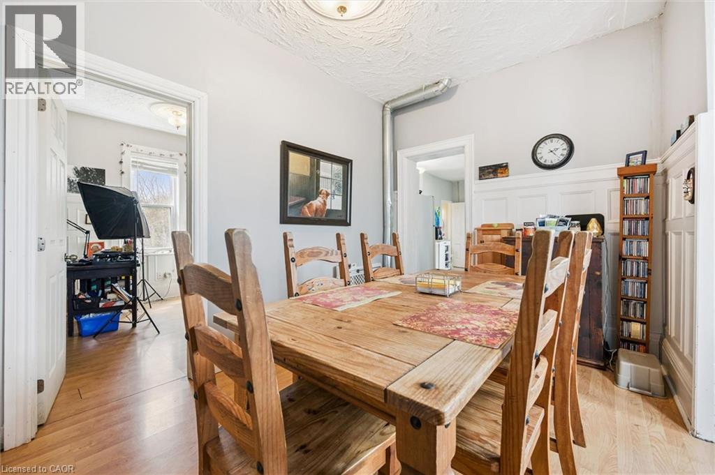 156 Wellington Street N, Kitchener, ON - Indoor Photo Showing Dining Room
