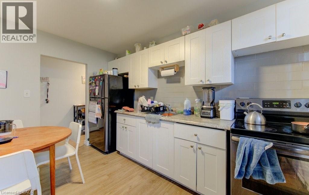 109 Eton Drive, Kitchener, ON - Indoor Photo Showing Kitchen
