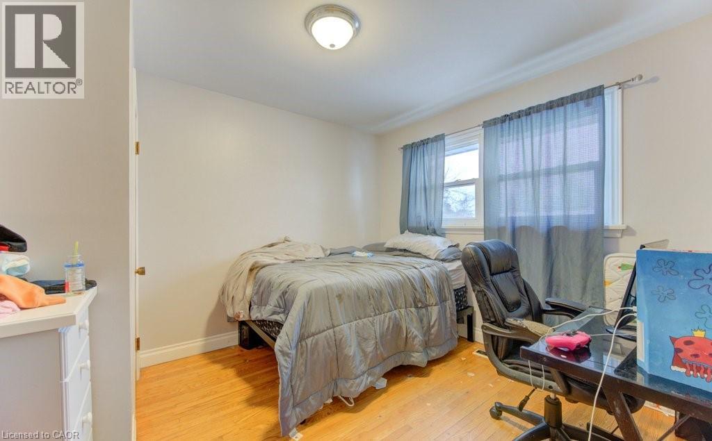 109 Eton Drive, Kitchener, ON - Indoor Photo Showing Bedroom