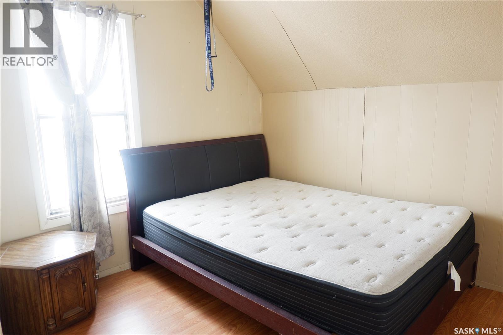 405 4Th Avenue E, Assiniboia, SK - Indoor Photo Showing Bedroom