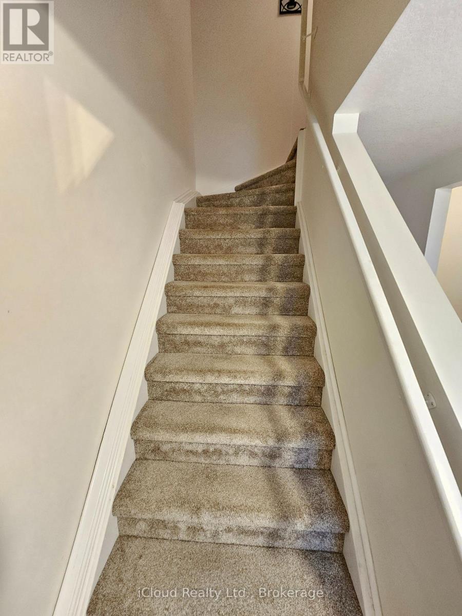 458 Misty Crescent, Kitchener, ON - Indoor Photo Showing Other Room