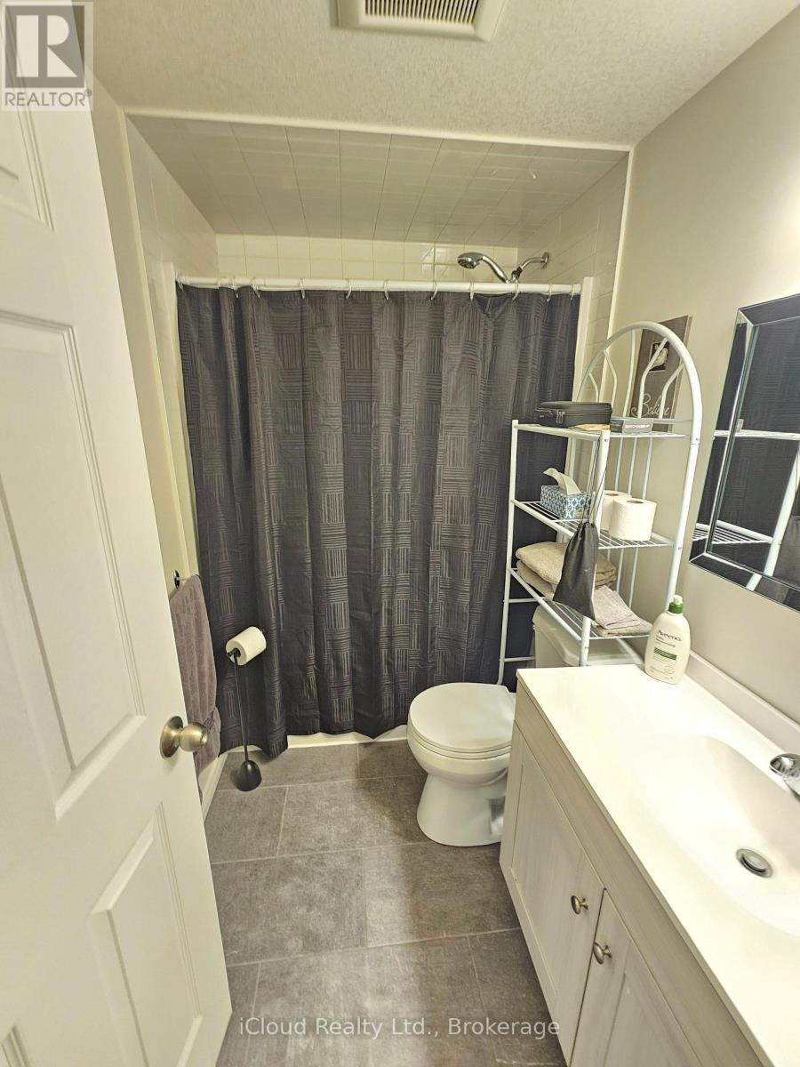 458 Misty Crescent, Kitchener, ON - Indoor Photo Showing Bathroom