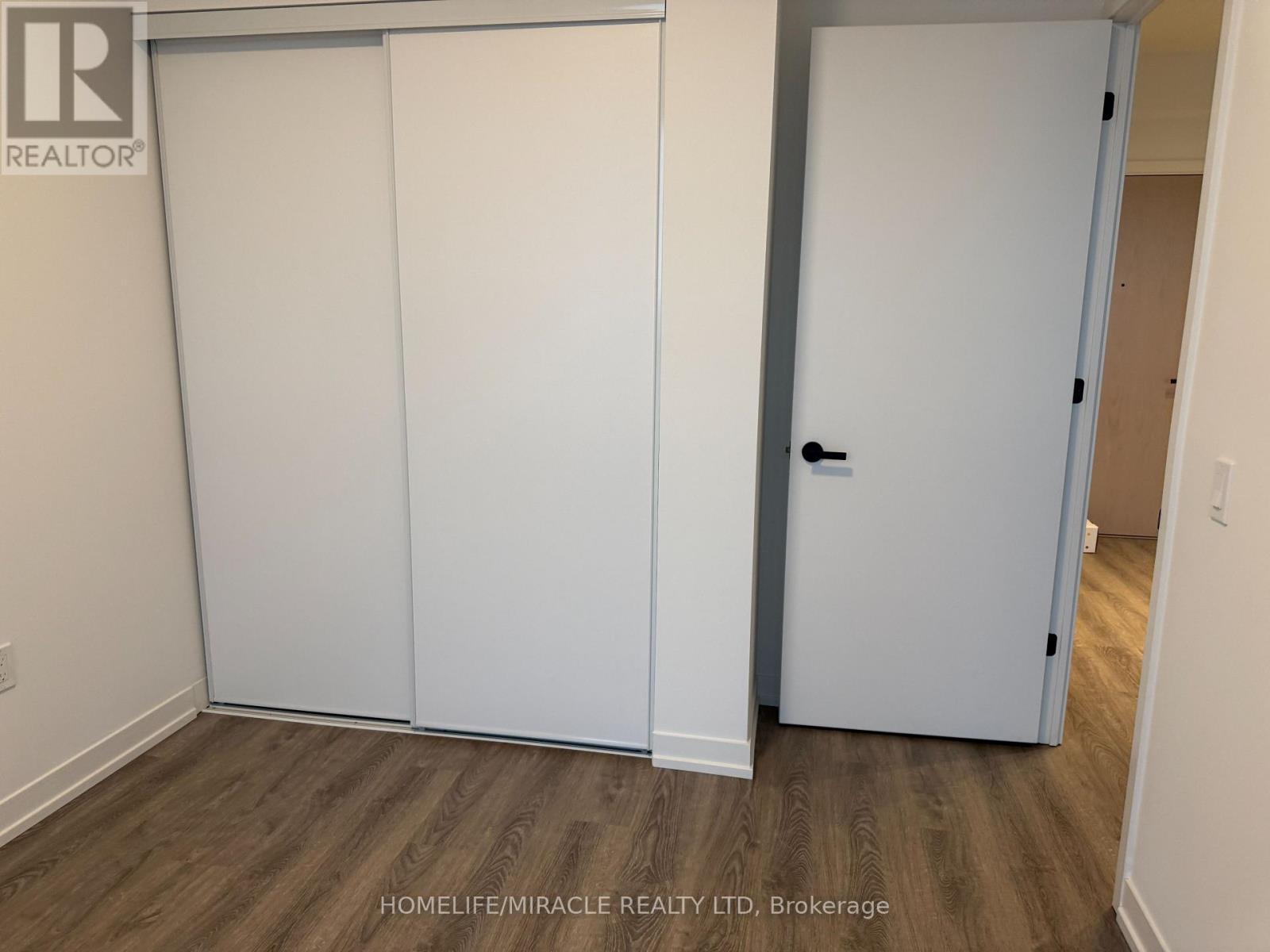 2005 - 8 Interchange Way, Vaughan, ON - Indoor Photo Showing Other Room
